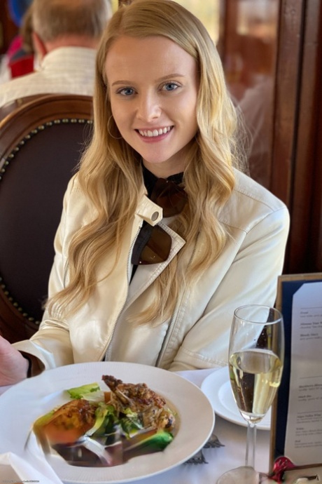 Sofia Independent Sexy Female Escort In Leinster