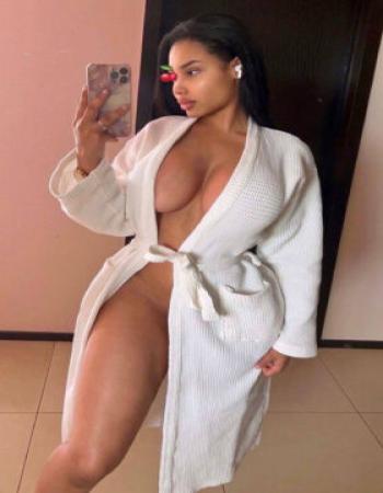 27 Year Slender Filipino Escort Elle Babe IN Seattle