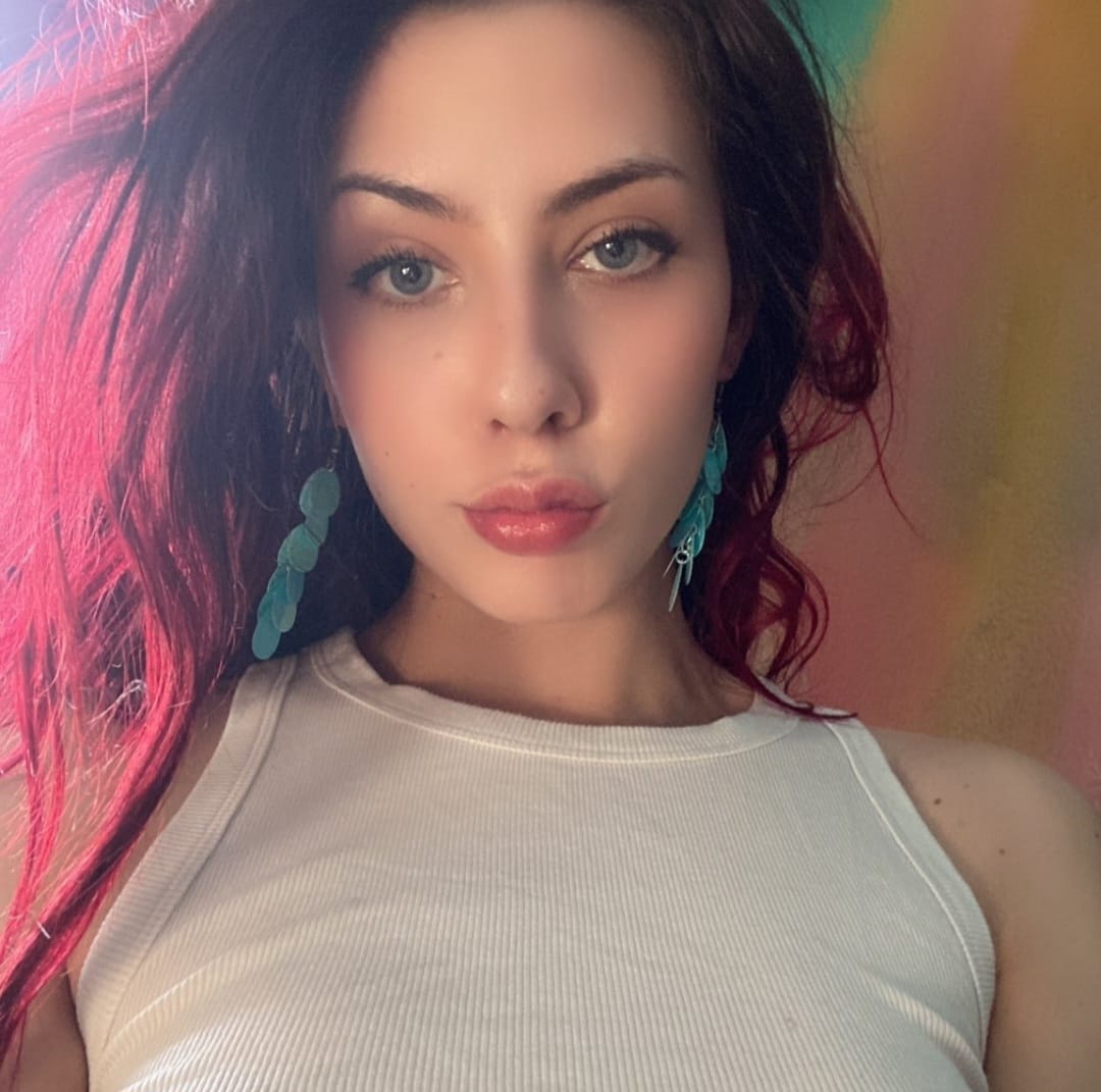 slim baby Sexy Female Escort In Munster