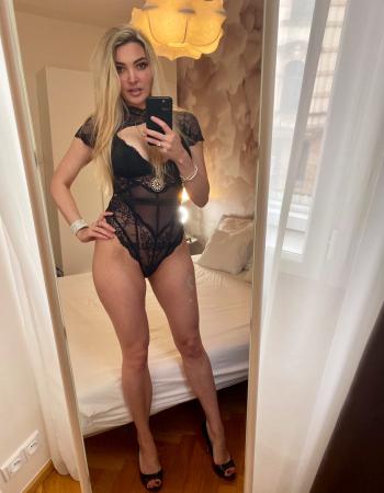 29 Year Slim Mary  Timothy Escort IN UK