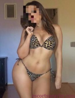 20 Year  BELLA Escort IN 