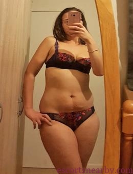30 Year  English Escort Stacey