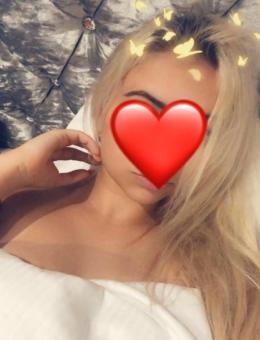 27 Year  English Escort Amee