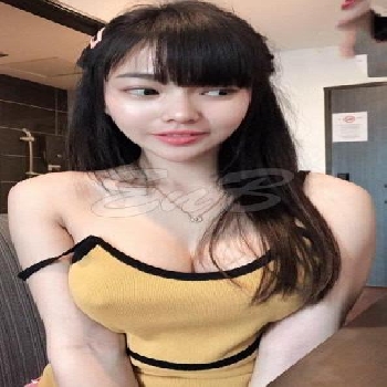23 Year Curvaceous Australian Escort Sexy young MoMo