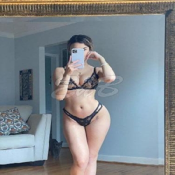 21 Year Curvaceous African Escort Billy