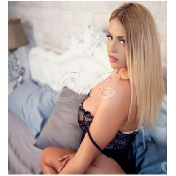 20 Year Curvaceous English Escort RENATA