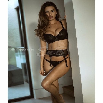 25 Year Curvaceous European Escort Diana