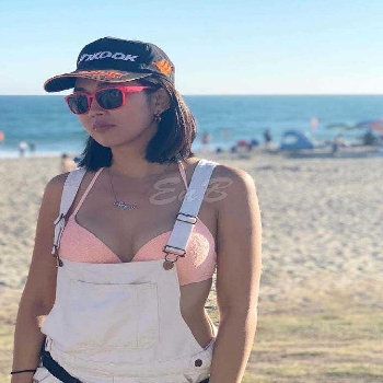 29 Year Average Chinese Escort CHOW