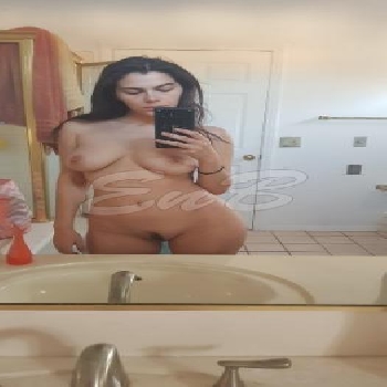 26 Year Curvacious American Escort Emma Brake