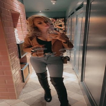 26 Year Slim and Busty English Escort Darcy