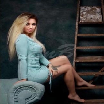 26 Year Slim and Busty English Escort Darcy