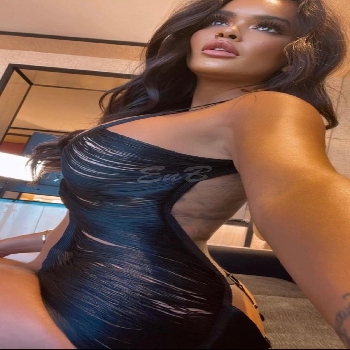 29 Year Slim Canadian Escort DaisyLatinoB