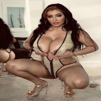 24 Year Curvacious Larry Escort IN 