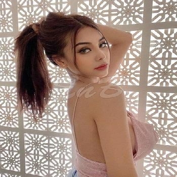 21 Year Curvacious Asian Escort Leona