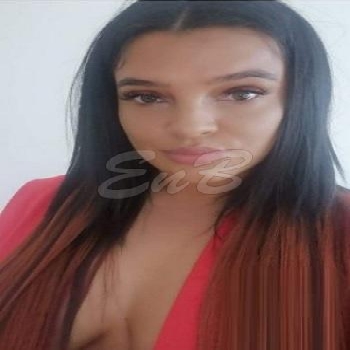 32 Year Average European Escort Nicolle