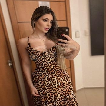 28 Year Slim and Busty American Escort Wendy