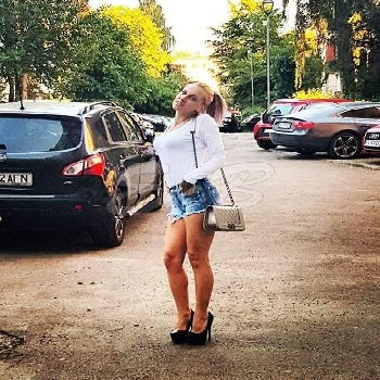 19 Year Curvacious European Escort Nikki