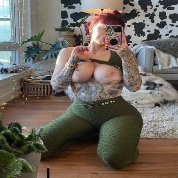 24 Year Slim and Busty Canadian Escort Sandra rosea