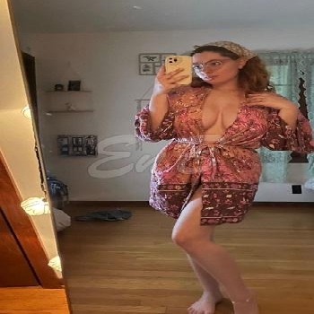 24 Year Curvacious English Escort Alana