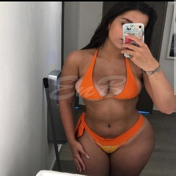 26 Year Curvacious Emily Escort IN 