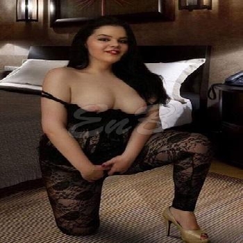 25 Year Curvacious European Escort Aliz