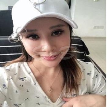 28 Year Slim Singaporean Escort Crystal