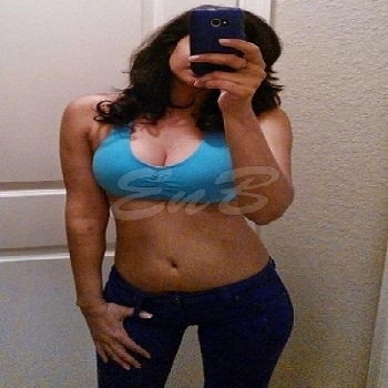 26 Year Curvacious Australian Escort Farah