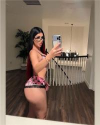 24 Year Curvacious American Escort Tara