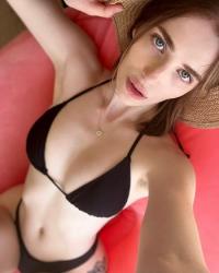 22 Year Average European Escort Amycourtney