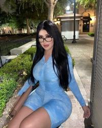 23 Year Curvacious American Escort Brenda