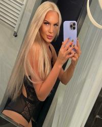 23 Year Average American Escort Rosalie