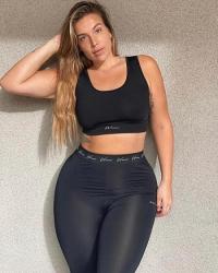 30 Year Average American Escort Nessa