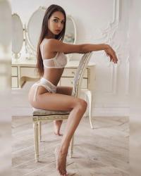 26 Year Slim and Busty Italian Escort Cloe