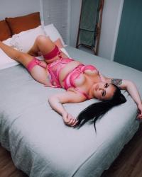 27 Year Curvacious Cantonese Escort Shaye Cole