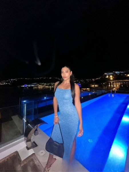 Val , Independent Female Escort In